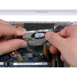 Замена вентилятора MacBook Core 2 Duo